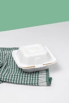 Picture of WHITE CLAMSHELL BOX 6" X 6" X 3" - 1 CMPT - 10 / 50 CS